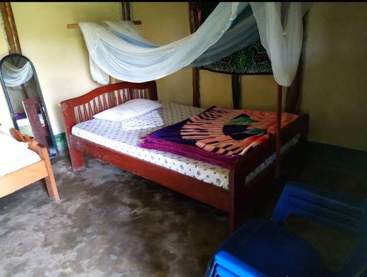 Fort Portal Lake Lyantonde Eco Campsite Original מראה חיצוני תמונה
